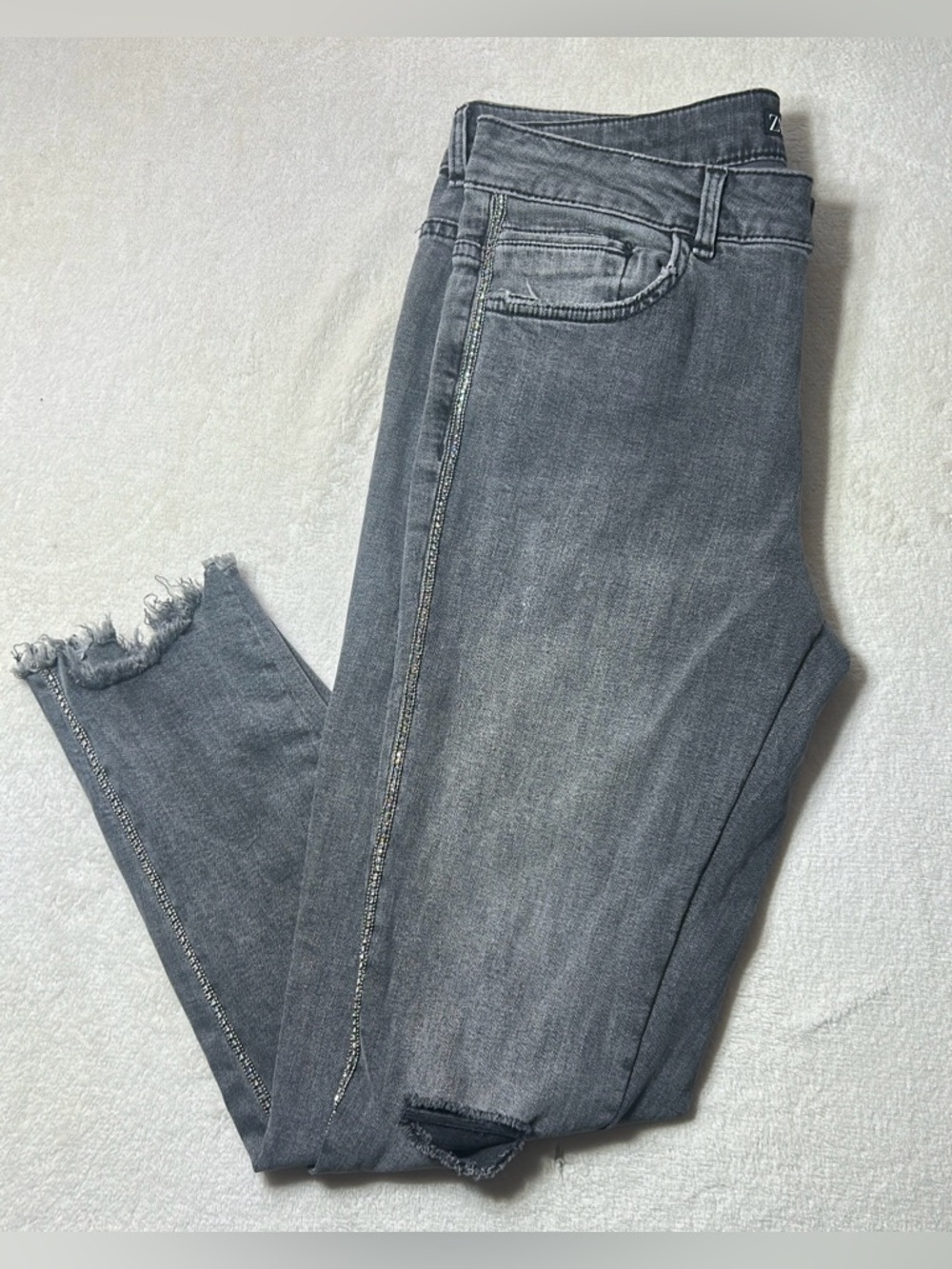 Zara Women s10 grey washed skinny jeans rhinestone side band detail ripped knee